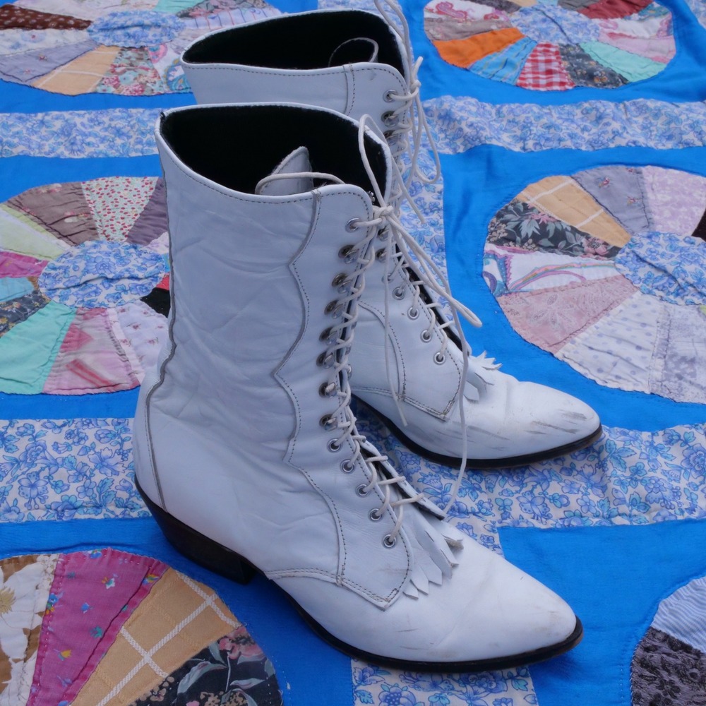Vintage 1980s Laredo white leather cottagecore western boots- 7 - Picture 8 of 10